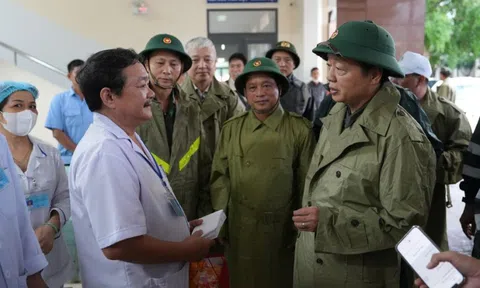 Phó Thủ tướng Trần Hồng Hà: Quyết liệt thực hiện phương châm 4 tại chỗ, mở rộng phạm vi sơ tán