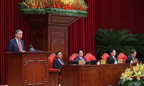 Lựa chọn nhân sự giới thiệu tham gia Bộ Chính trị, Ban Bí thư khóa XIV