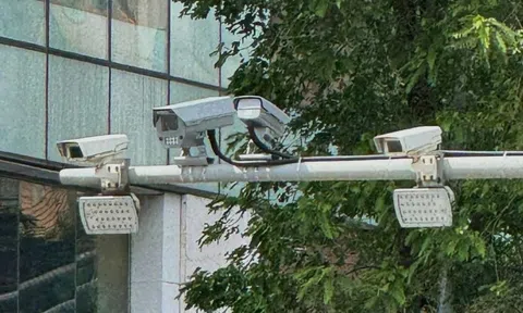 Hà Nội lắp hàng loạt camera AI, người dân "áp lực hơn nhưng cẩn thận hơn hẳn khi ra đường"