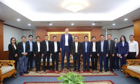 Bộ trưởng Trần Đức Thắng: Hợp tác De Heus-Hùng Nhơn - hình mẫu tiêu biểu cho liên kết chuỗi giá trị nông nghiệp