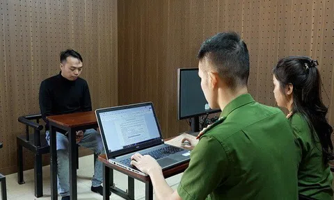 Khởi tố nhóm đối tượng cho vay nặng lãi qua app, lãi suất hơn 2.000%/năm