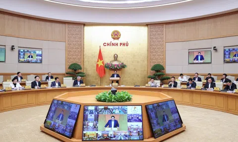 Thủ tướng chủ trì phiên họp Chính phủ tháng 10/2025 trực tuyến với các địa phương