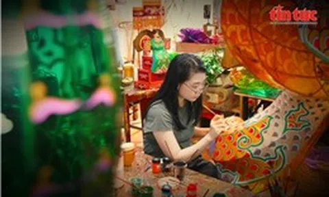 Người trẻ ‘thắp sáng’ ký ức Trung thu bằng lồng đèn truyền thống