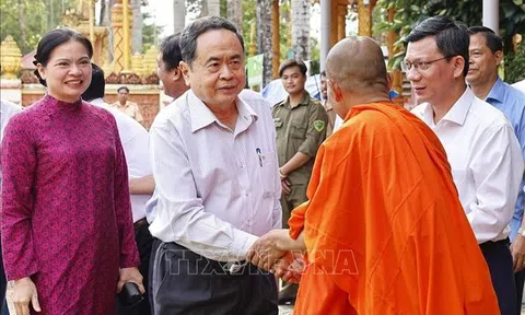 Chủ tịch Quốc hội Trần Thanh Mẫn dự Ngày hội Đại đoàn kết toàn dân tộc tại Cần Thơ