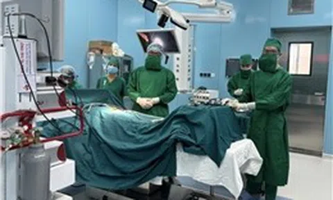 Bệnh nhân Côn Đảo được phẫu thuật nội soi ngay tại đảo, không cần chuyển đất liền