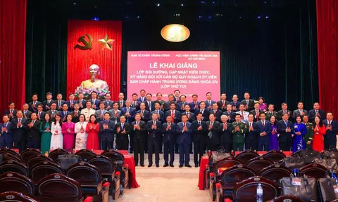 Xây dựng đội ngũ cán bộ bảo đảm phẩm chất, năng lực đáp ứng yêu cầu phát triển trong kỷ nguyên mới