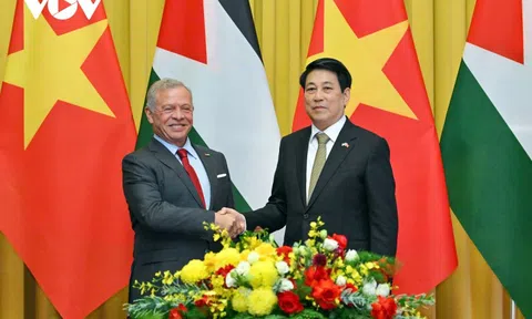 Chủ tịch nước Lương Cường hội đàm với Quốc vương Jordan