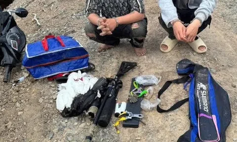 Ngăn chặn 2 đối tượng mang vật giống súng đi săn bắn