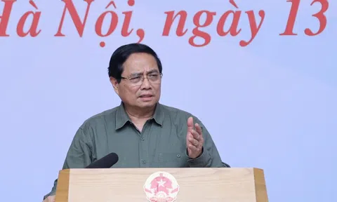 Khẩn trương xây lại 1.900 nhà sập đổ, 67.000 nhà tốc mái cho đồng bào miền Trung