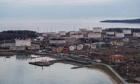 Gã khổng lồ dầu Nga đối diện lựa chọn khó khăn, muốn vội cũng không được