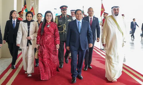 Thủ tướng Phạm Minh Chính và Phu nhân bắt đầu chuyến thăm chính thức Kuwait
