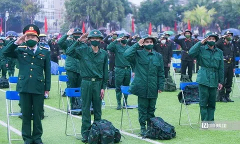 Con đi nghĩa vụ quân sự, bố mẹ được hưởng quyền lợi gì?