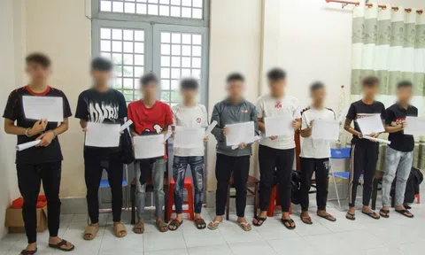 Dàn cảnh cướp điện thoại để xoá dữ liệu riêng tư, nhóm "trẻ trâu" bị khởi tố