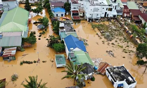 Bảo đảm nguồn cung hàng hóa thiết yếu tại các vùng bị cô lập do mưa lũ