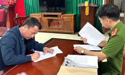 Nguyên cán bộ địa chính xã bị khởi tố, bắt tạm giam vì nhận hối lộ