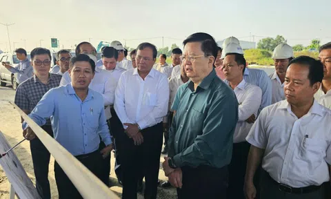 Phó Thủ tướng Mai Văn Chính thị sát tuyến Vành đai 3 đoạn qua Tây Ninh