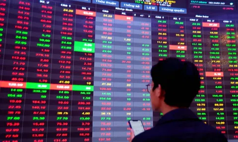 VN-Index điều chỉnh hơn 10% từ đỉnh, P/E về vùng 10 lần mở ra cơ hội tích lũy đón sóng nâng hạng