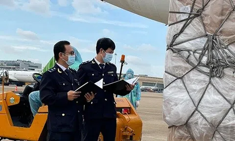 Hải quan thông quan ngay với hàng nhập khẩu phục vụ khắc phục thiên tai