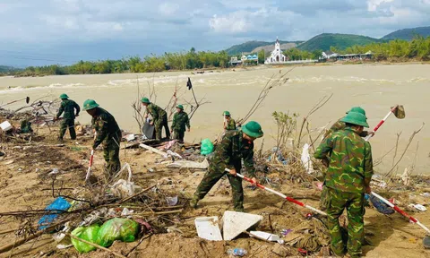 Gần 9.000 cán bộ, chiến sĩ Quân khu 5 dốc sức khắc phục mưa lũ tại Đắk Lắk