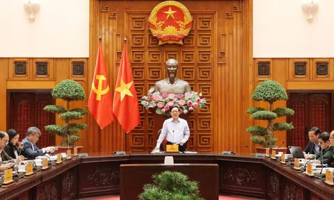 Phó Thủ tướng Hồ Quốc Dũng: Đẩy nhanh tiến độ về đổi mới xây dựng và thi hành pháp luật