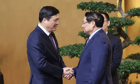 Thủ tướng đề nghị đẩy nhanh kết nối hạ tầng giao thông giữa Việt Nam và Quảng Tây (Trung Quốc)