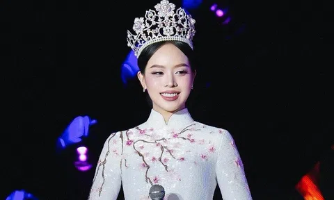 Khoảnh khắc Hoa hậu Quốc tế Thanh Thủy nói 3 thứ tiếng gây sốt