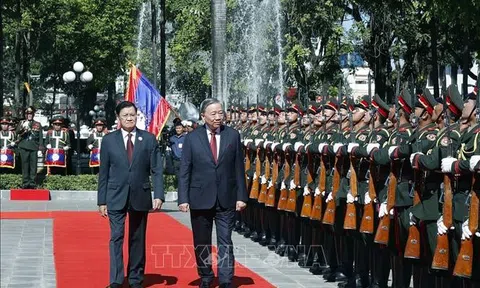 Lễ đón trọng thể Tổng Bí thư Tô Lâm và Phu nhân tại thủ đô Viêng Chăn (Lào)