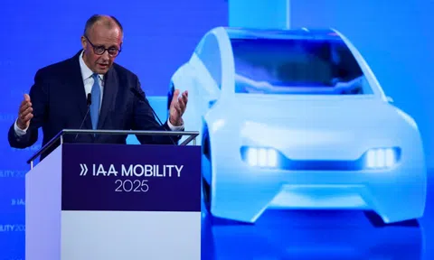 Đức muốn EU huỷ bỏ lệnh cấm xe xăng