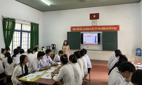 Đề xuất quy định chuẩn nghề nghiệp giáo viên cơ sở giáo dục thường xuyên