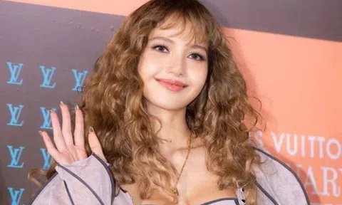 Phong cách ngọt ngào như công chúa tóc mây của Lisa gây sốt