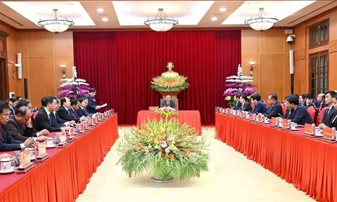 Thường trực Ban Bí thư tiếp Đoàn cán bộ cao cấp Đảng Nhân dân Cách mạng Lào