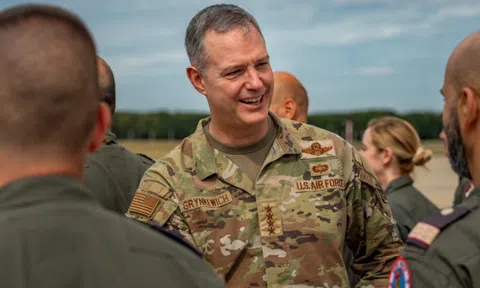 Tư lệnh NATO trấn an: Châu Âu vẫn ổn khi Mỹ giảm quân