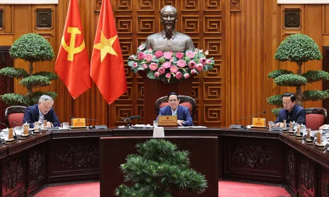 Thủ tướng: Xây dựng giải pháp tổng thể, toàn diện, căn cơ phòng, chống sụt lún, sạt lở, ngập úng, hạn hán, xâm nhập mặn vùng ĐBSCL