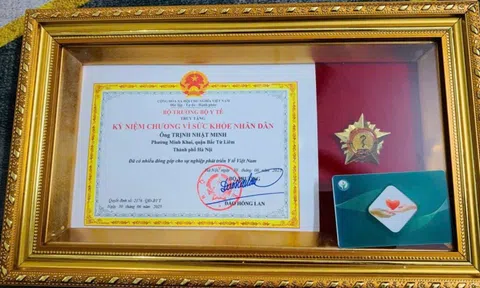 Truy tặng Kỷ niệm chương cho chàng trai 18 tuổi hiến tạng cứu sống 4 người