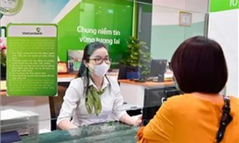 Biên lãi ròng ngân hàng tiếp tục chịu áp lực cuối năm