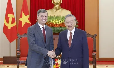 Tổng Bí thư Tô Lâm tiếp Giám đốc Học viện Tổng thống Liên bang Nga