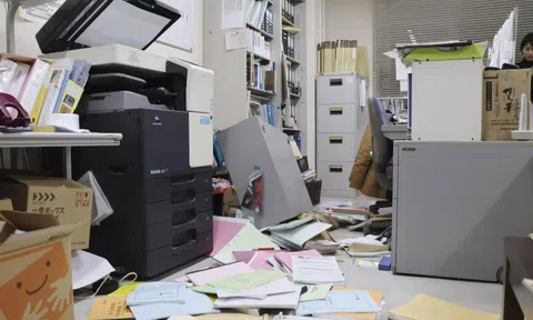 Động đất 7.5 độ rung chuyển miền Đông Bắc Nhật Bản