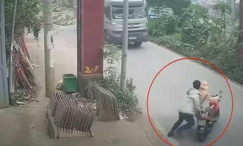 Người đàn ông đẩy CSGT ra trước đầu xe tải rồi bỏ chạy