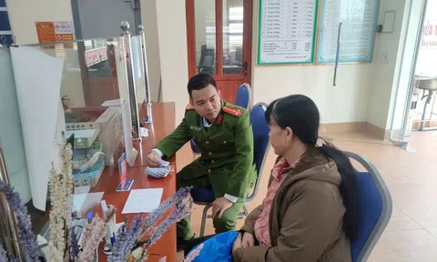 Người phụ nữ suýt mất tiền vì chiêu trò "giải ngân"