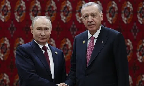 Cú nháy mắt bất ngờ của ông Putin sau cuộc hội đàm với ông Erdogan