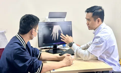 Vi phẫu thành công cứu sống ngón tay thủy thủ bị đứt rời sau 25 giờ