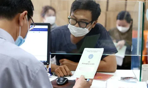 Có được cùng lúc tham gia BHXH bắt buộc và tự nguyện để được hưởng lương hưu cao hơn?