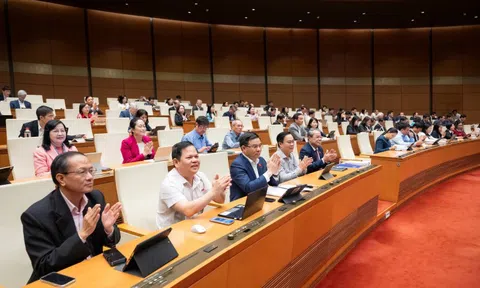 Nghiêm cấm sử dụng không gian mạng để lôi kéo chống người thi hành công vụ