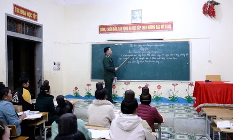 Hành trình bền bỉ của những người thắp chữ vùng cao