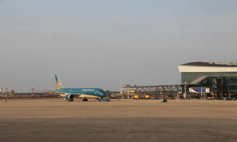 Máy bay Boeing 787 đã hạ cánh an toàn xuống sân bay Long Thành