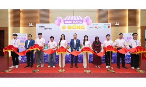 Trao tặng các suất tầm soát ung thư miễn phí cho phụ nữ yếu thế