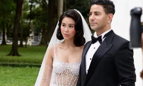 Ái nữ tỷ phú Johnathan Hạnh Nguyễn mặc váy cưới đính 15.000 hoa linh lan