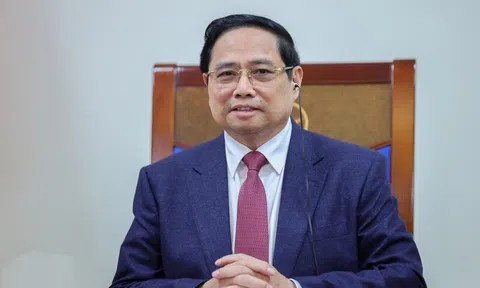 Thủ tướng Phạm Minh Chính điện đàm với Thủ tướng Singapore Lawrence Wong