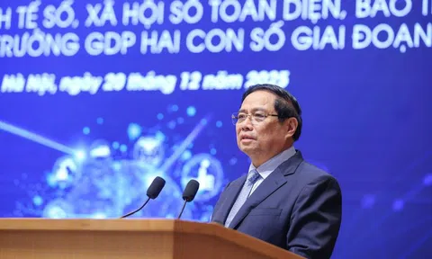 Thủ tướng: Kinh tế số là động lực, xã hội số là nền tảng, con người làm trung tâm