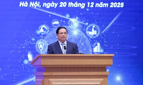 Thủ tướng: Sớm hình thành các "tổ hợp công nghiệp kỹ thuật số" quy mô lớn